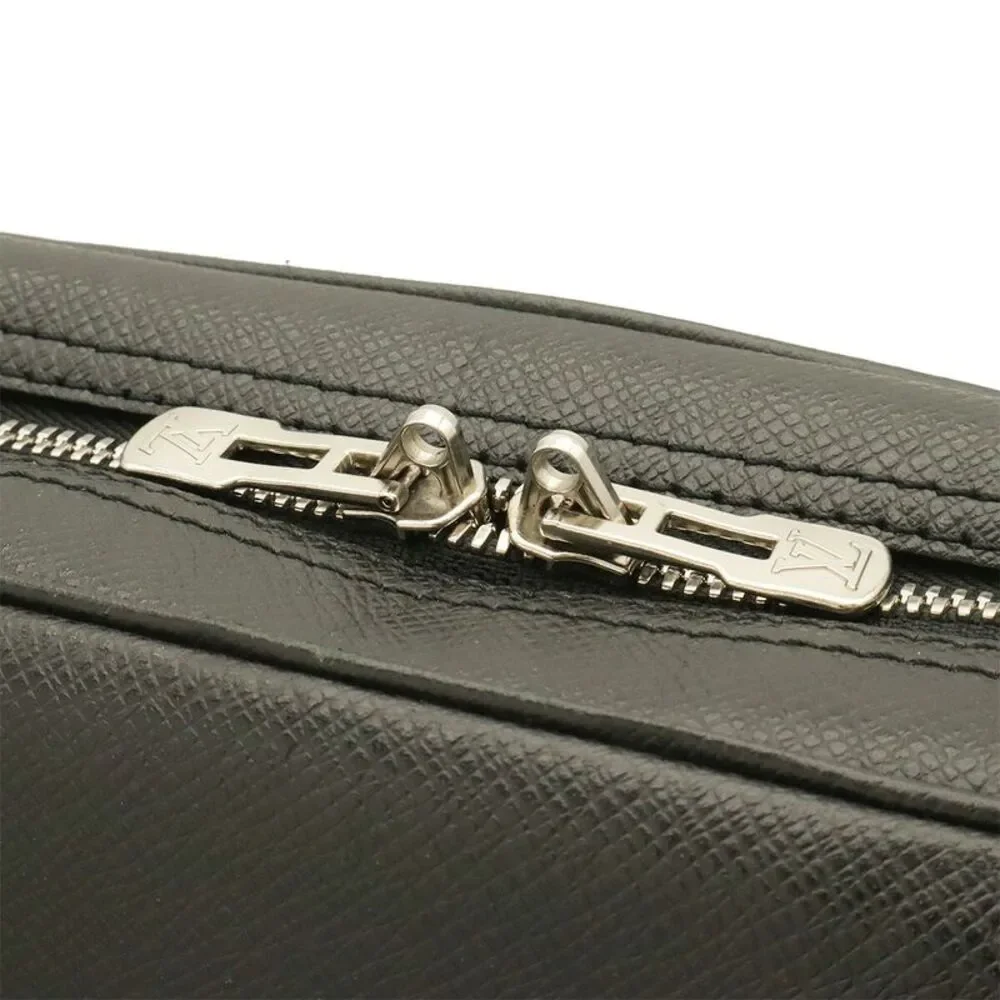 Louis Vuitton Porte Documents Voyage PM